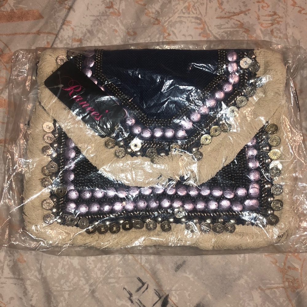Cute cross over bag!